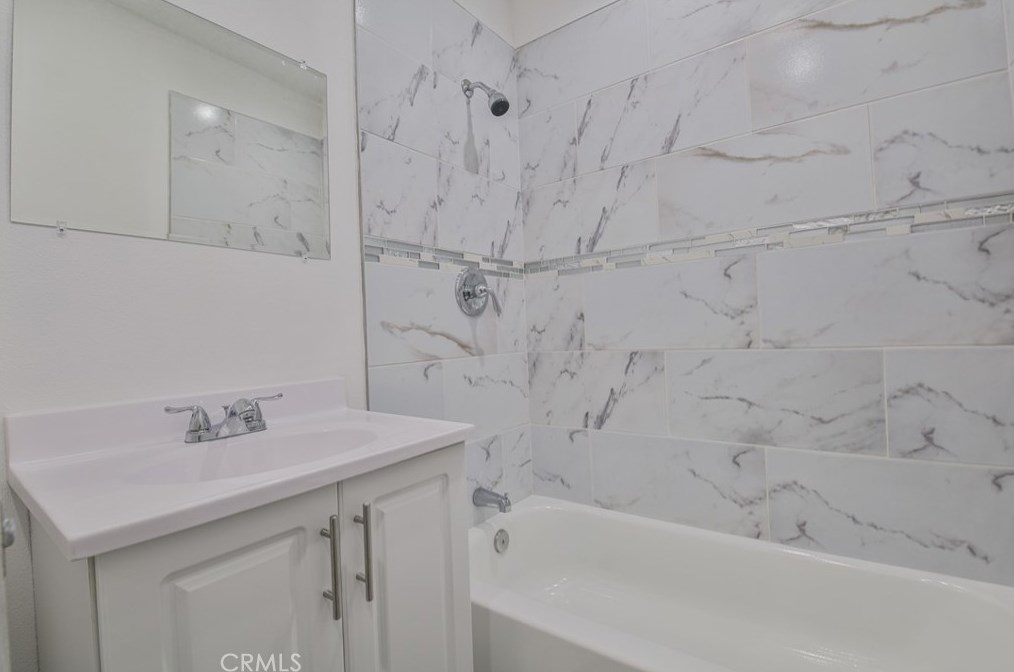 216 66 St, Los Angeles CA  90003-1813 exterior