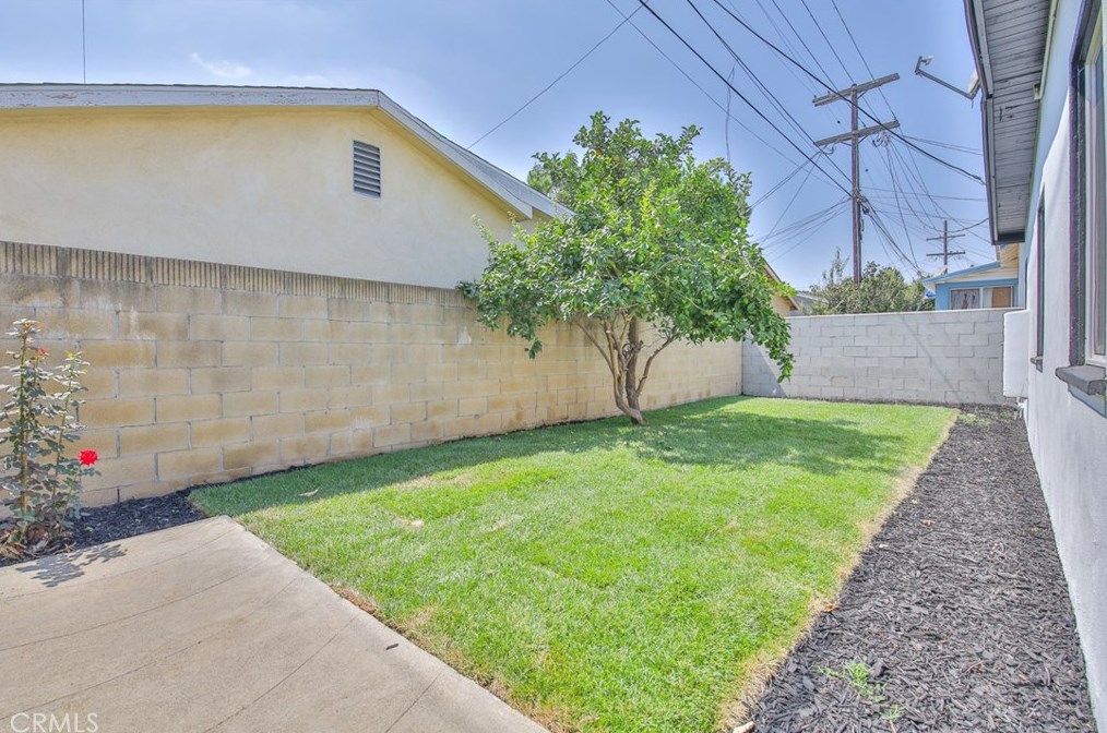 216 66 St, Los Angeles CA  90003-1813 exterior