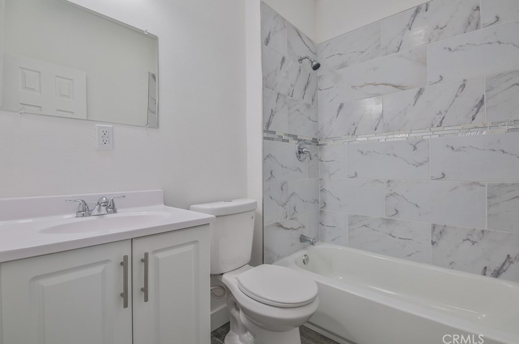 216 66 St, Los Angeles CA  90003-1813 exterior