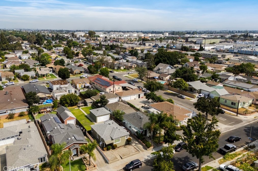 1725 55th St, Long Beach CA  90805-5318 exterior