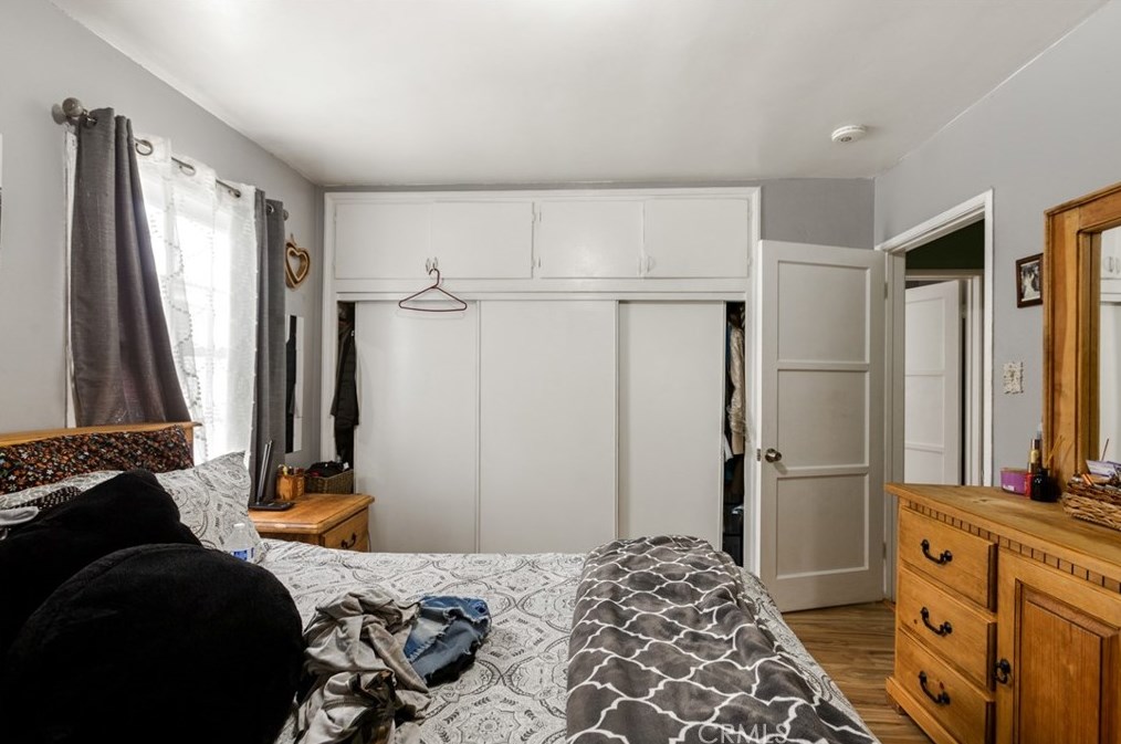 1725 55th St, Long Beach CA  90805-5318 exterior