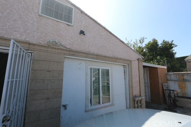 344 84 Pl, Los Angeles CA  90003-3106 exterior