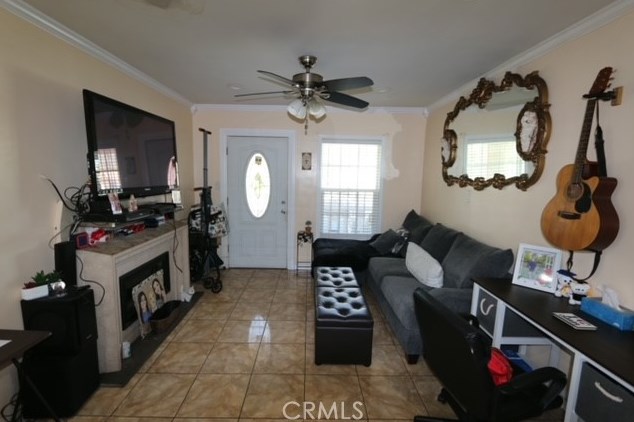 344 84 Pl, Los Angeles CA  90003-3106 exterior