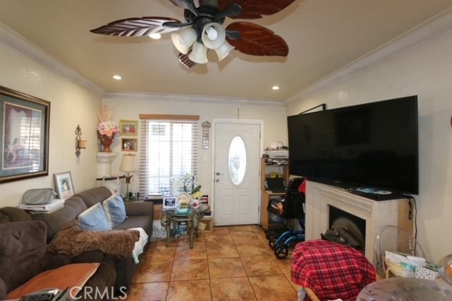 344 84 Pl, Los Angeles CA  90003-3106 exterior