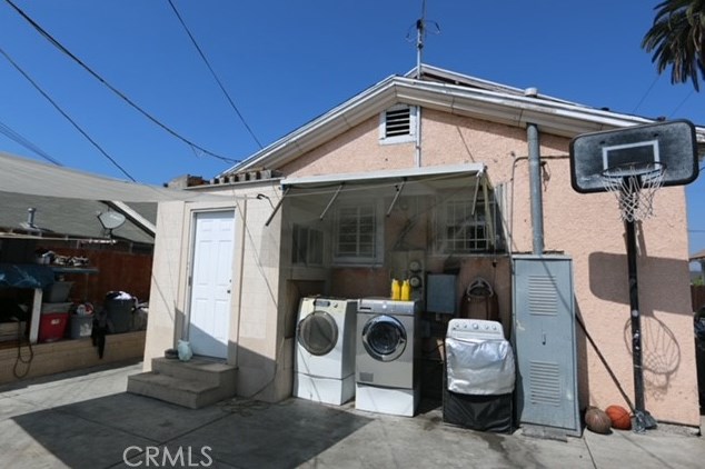 344 84 Pl, Los Angeles CA  90003-3106 exterior