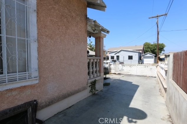 344 84 Pl, Los Angeles CA  90003-3106 exterior