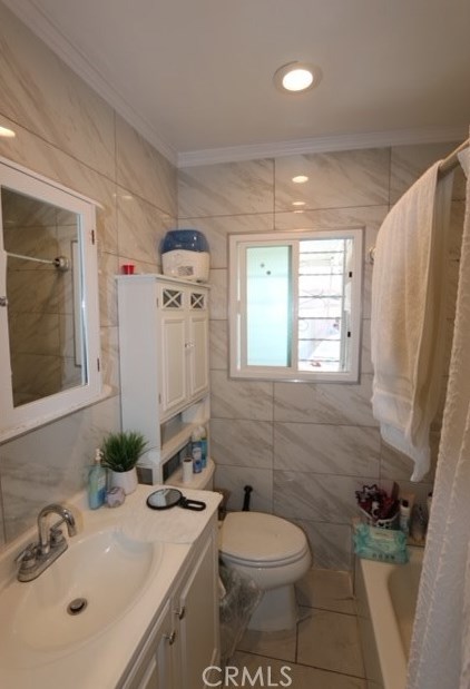 344 84 Pl, Los Angeles CA  90003-3106 exterior