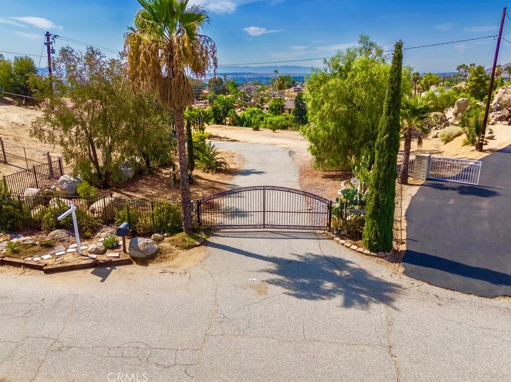 26675 Ironwood Ave, Moreno Valley CA 92557-7542 exterior