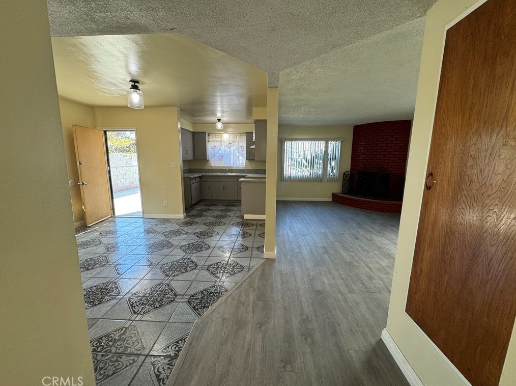 624 85th St, Los Angeles CA  90001-3625 exterior