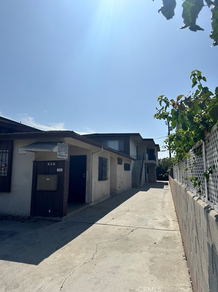 624 85th St, Los Angeles CA  90001-3625 exterior