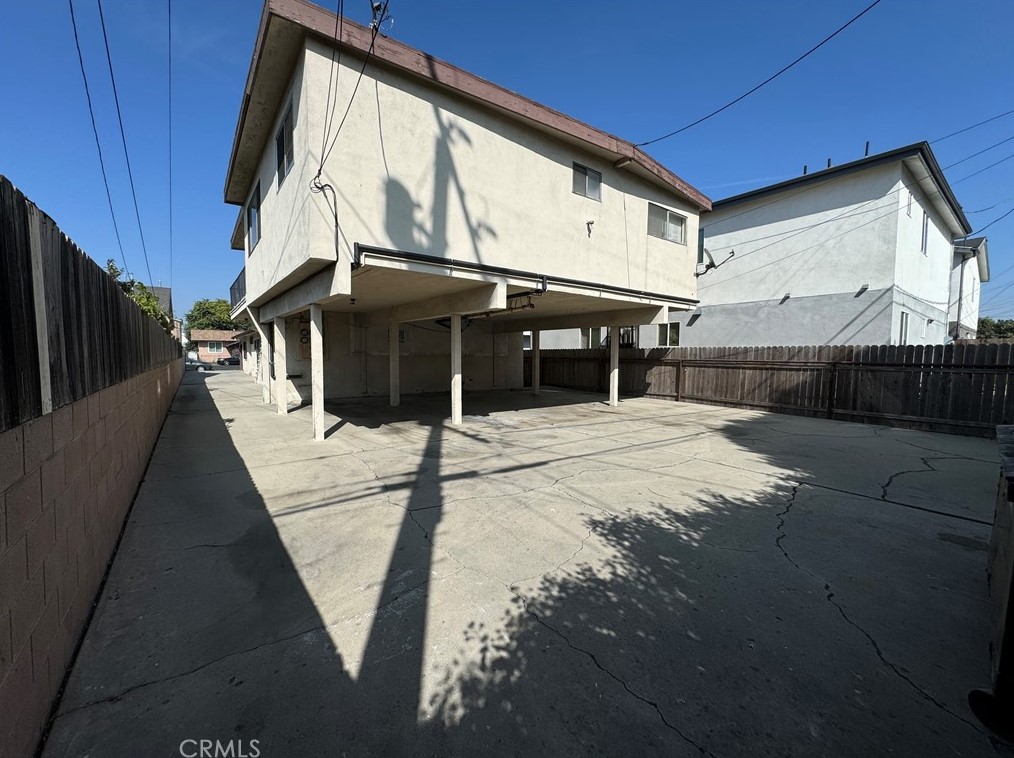 624 85th St, Los Angeles CA  90001-3625 exterior