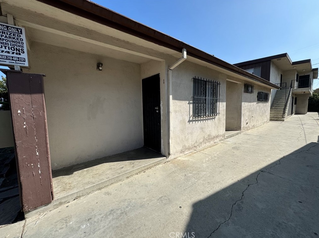 624 85th St, Los Angeles CA  90001-3625 exterior
