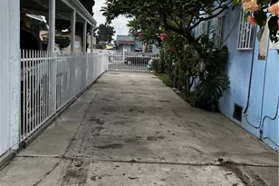 921 E Pine St, Compton, CA 90221 - Photo 3