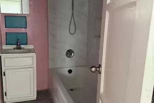 13918 Valerio St, Van Nuys, CA 91405 - Photo 19