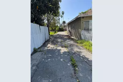 13918 Valerio Street, Van Nuys, CA 91405 - Photo 5