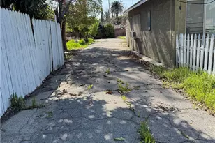 13918 Valerio St, Van Nuys, CA 91405 - Photo 5