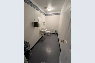 4444 Union Pacific Avenue, Commerce, CA 90023 - Photo 5