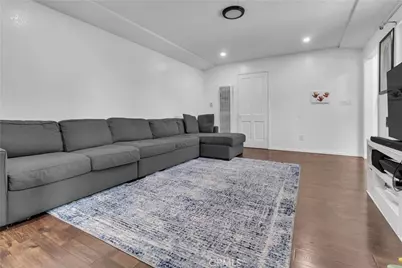 10125 Hunt Avenue, South Gate, CA 90280 - Photo 7