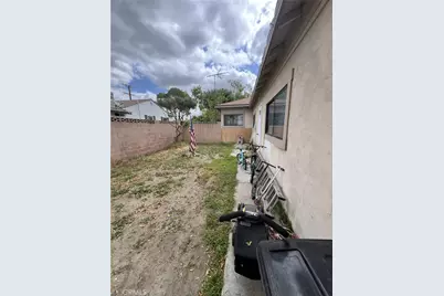 9850 Cypress Avenue, Fontana, CA 92335 - Photo 19