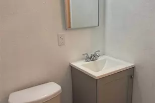 710 N Chester Ave, Bakersfield, CA 93308 - Photo 13