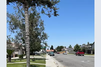 5825 Sky Lakes Avenue, Bakersfield, CA 93313 - Photo 29