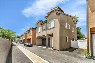 7419 N Mia Ln, Van Nuys, CA 91405 - Photo 3