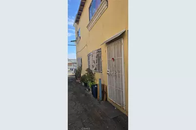 717 W 54th Street, Los Angeles, CA 90037 - Photo 5