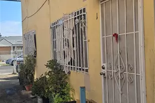 717 W 54th St, Los Angeles, CA 90037 - Photo 5