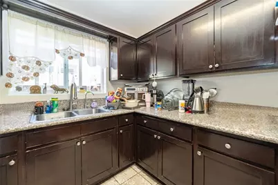 8219 Crockett Boulevard, Los Angeles, CA 90001 - Photo 7