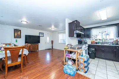 8219 Crockett Boulevard, Los Angeles, CA 90001 - Photo 3