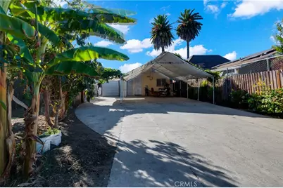 8810 Menlo Avenue, Los Angeles, CA 90044 - Photo 23