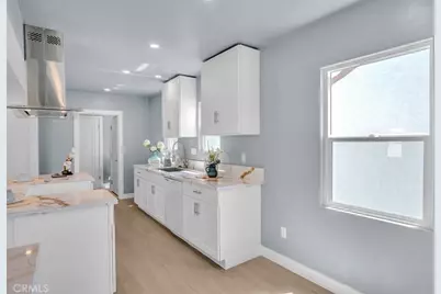 2049 W 71st Street, Los Angeles, CA 90047 - Photo 9