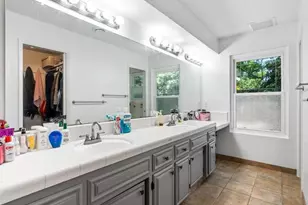 5700 Cochran Dr, Bakersfield, CA 93309 - Photo 13