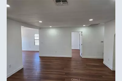 452 Laconia Boulevard, Los Angeles, CA 90061 - Photo 11