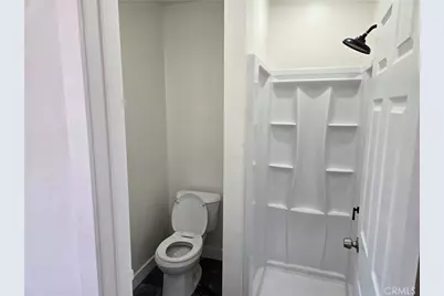 452 Laconia Boulevard, Los Angeles, CA 90061 - Photo 25