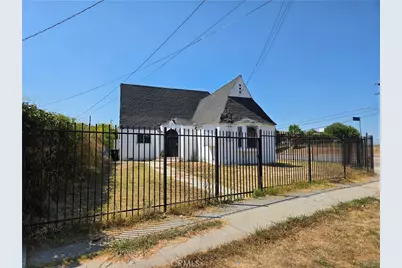452 Laconia Boulevard, Los Angeles, CA 90061 - Photo 1