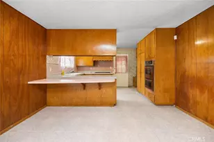 19327 Galway Ave, Carson, CA 90746 - Photo 7