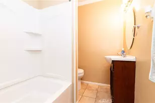 4750 W 133rd St, Hawthorne, CA 90250 - Photo 17