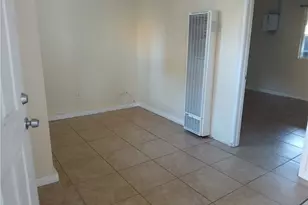 1060 W 51st Pl, Los Angeles, CA 90037 - Photo 3