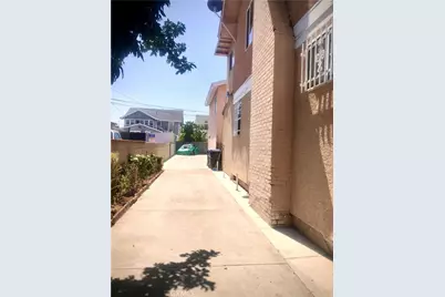602 W 40th Place, Los Angeles, CA 90037 - Photo 3