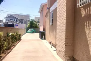 602 W 40th Pl, Los Angeles, CA 90037 - Photo 3