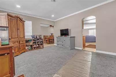 9564 Rosecrans Avenue, Bellflower, CA 90706 - Photo 7