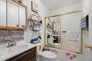 1964 Normandie, Los Angeles, CA 90007 - Photo 11