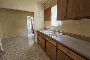 123 E 108th St, Los Angeles, CA 90061 - Photo 5