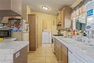 11676 11676 Acanthus, Phelan, CA 92371 - Photo 7