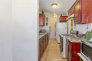 8110 S Halldale Ave, Los Angeles, CA 90047 - Photo 15