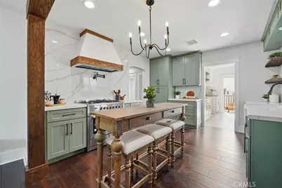 2111 S Bronson Ave, Los Angeles, CA 90018 - Photo 9