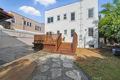 2111 S Bronson Ave, Los Angeles, CA 90018 - Photo 47