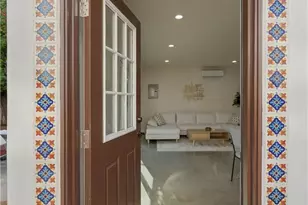 2111 S Bronson Ave, Los Angeles, CA 90018 - Photo 47