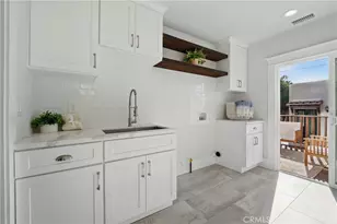 2111 S Bronson Ave, Los Angeles, CA 90018 - Photo 21